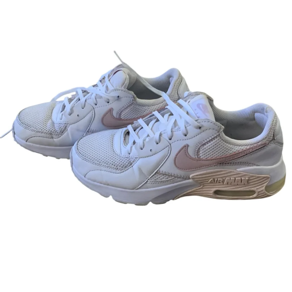 Nike Women's White and‎ Light Pink Sneakers